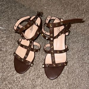 Comfity Strappy Sandals